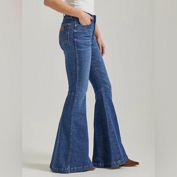 NWT 25x34 Wrangler Retro High Rise Trumpet Flare Jeans in Jenna - Picture 2 of 16